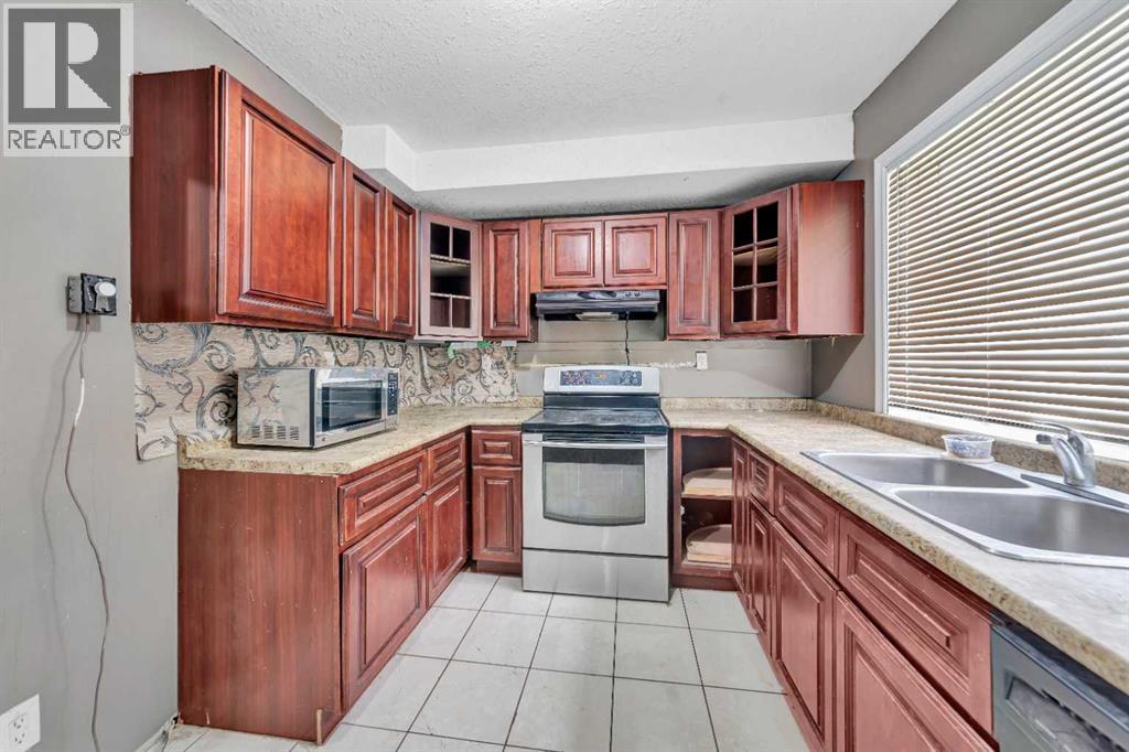 4825 45 Street - 3