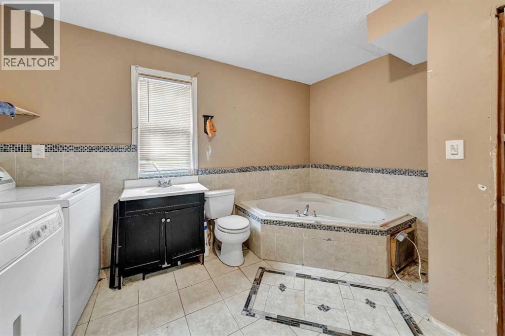 4825 45 Street - 8