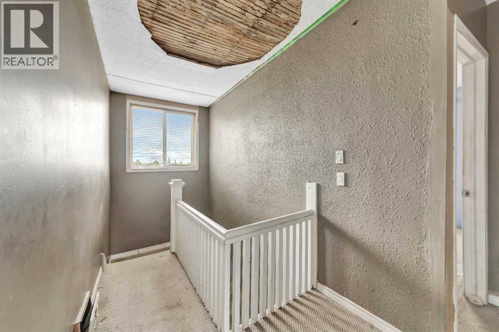 4825 45 Street - 11