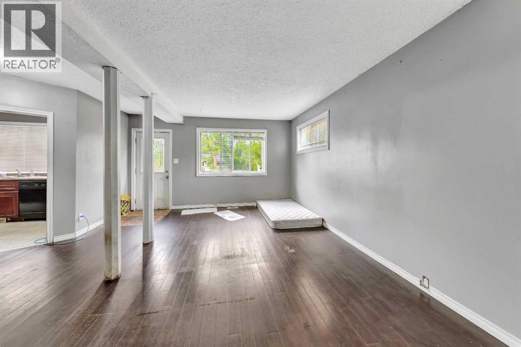 4825 45 Street - 6