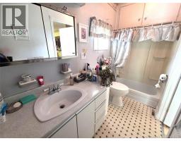 Kitchen/Dining room - 460 Canada Road, Edmundston, NB E3V1W4 Photo 15