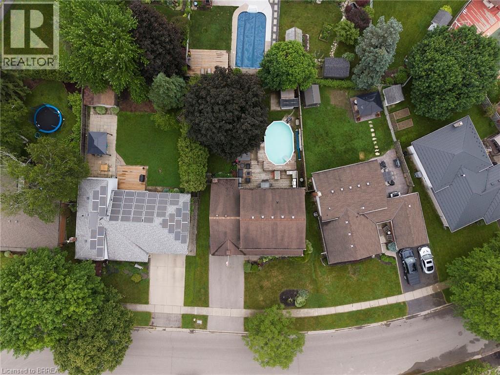 6-bedroom home for sale at 118 GREENFIELD Road, Brantford ON · photo 33 of 35