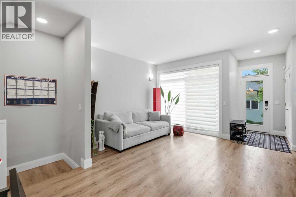 425 23 Avenue NE - photo 5