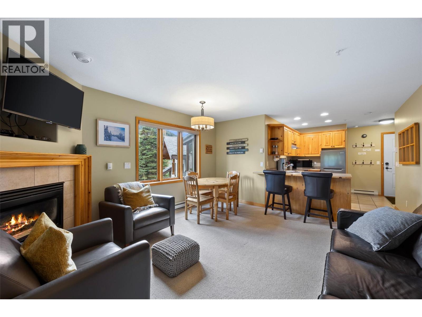 #38 3320 Village Place - 8