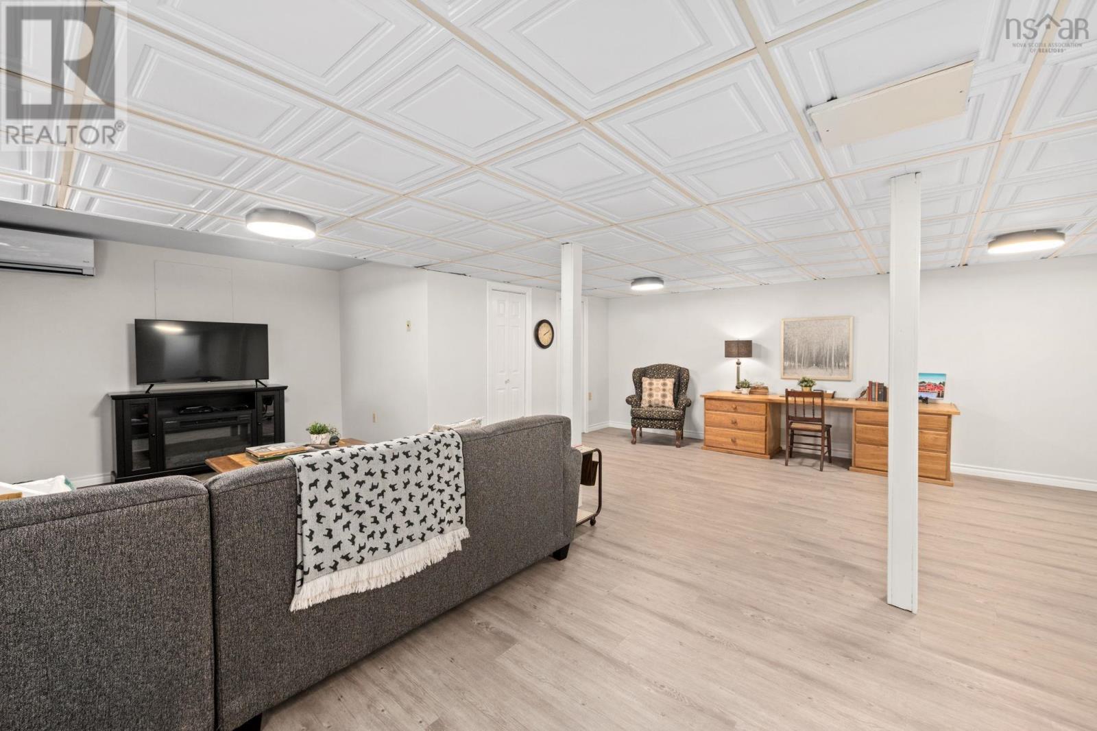789 Canard Street - 37