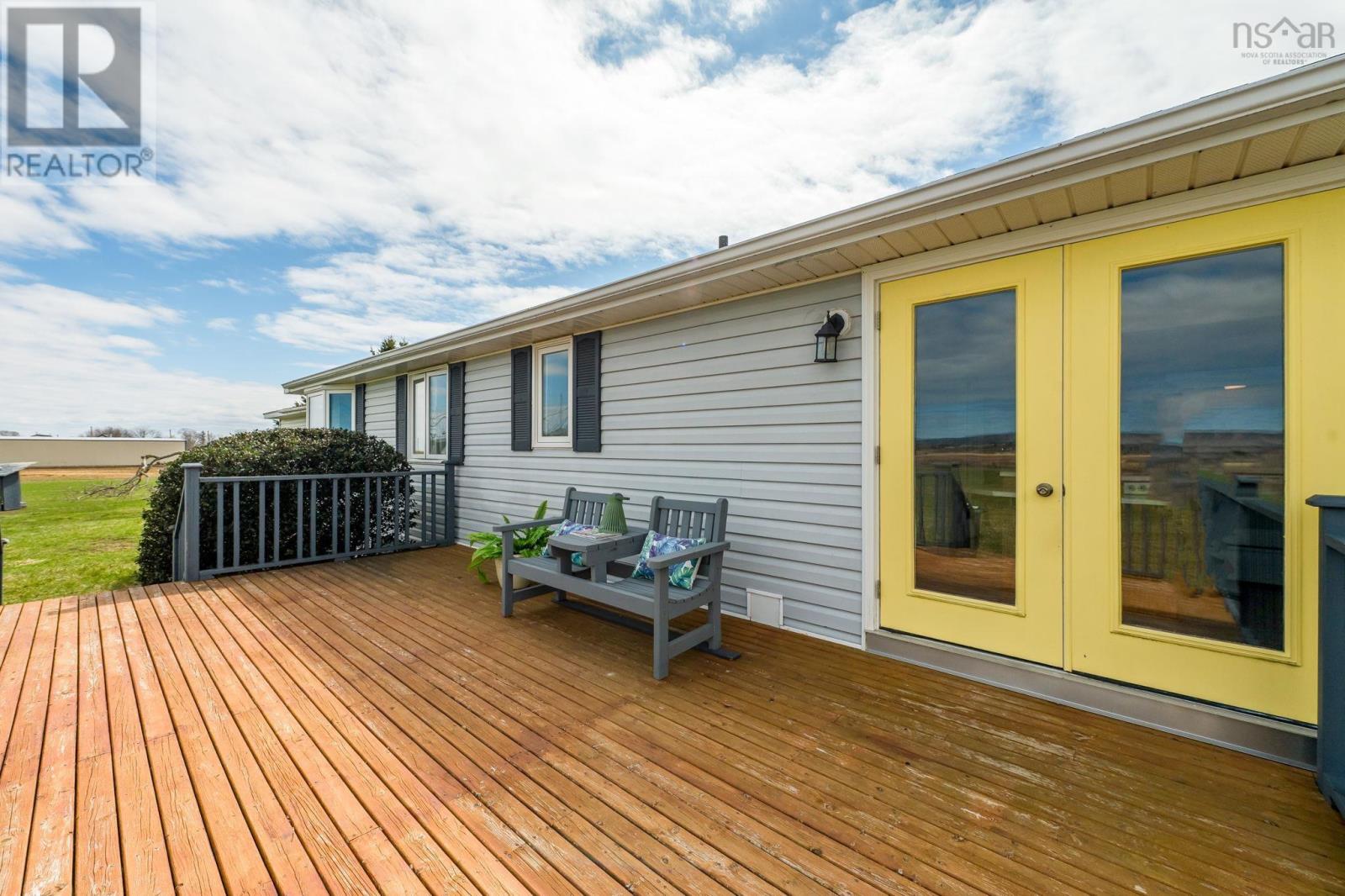 789 Canard Street - 40