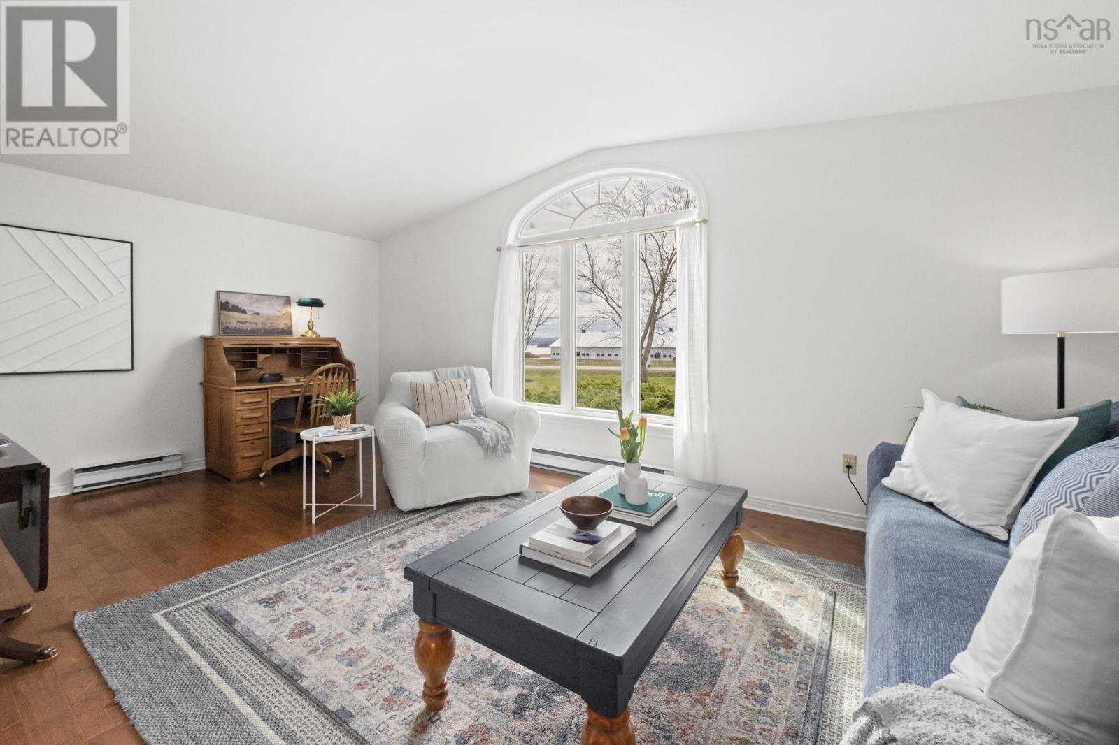 789 Canard Street - 9