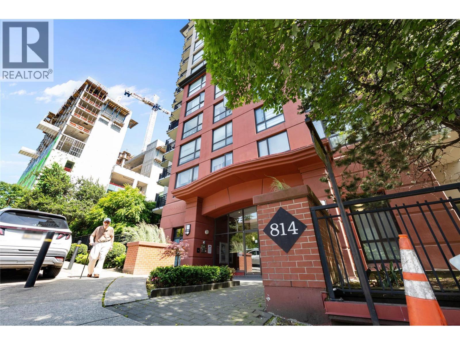 806 814 ROYAL AVENUE