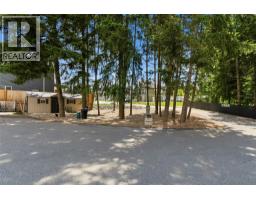 Living room - 2307 5 Avenue Se, Salmon Arm, BC V1E1K9 Photo 11