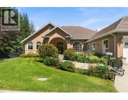 Full bathroom - 2307 5 Avenue Se, Salmon Arm, BC V1E1K9 Photo 12