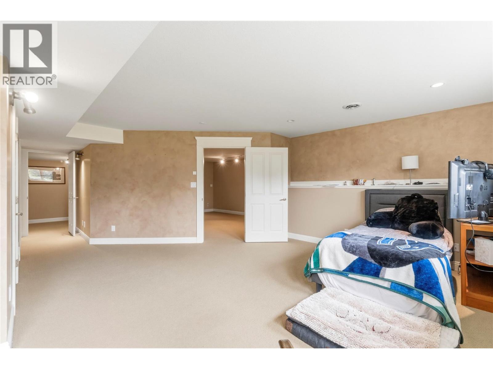 2307 5 Avenue SE - 76