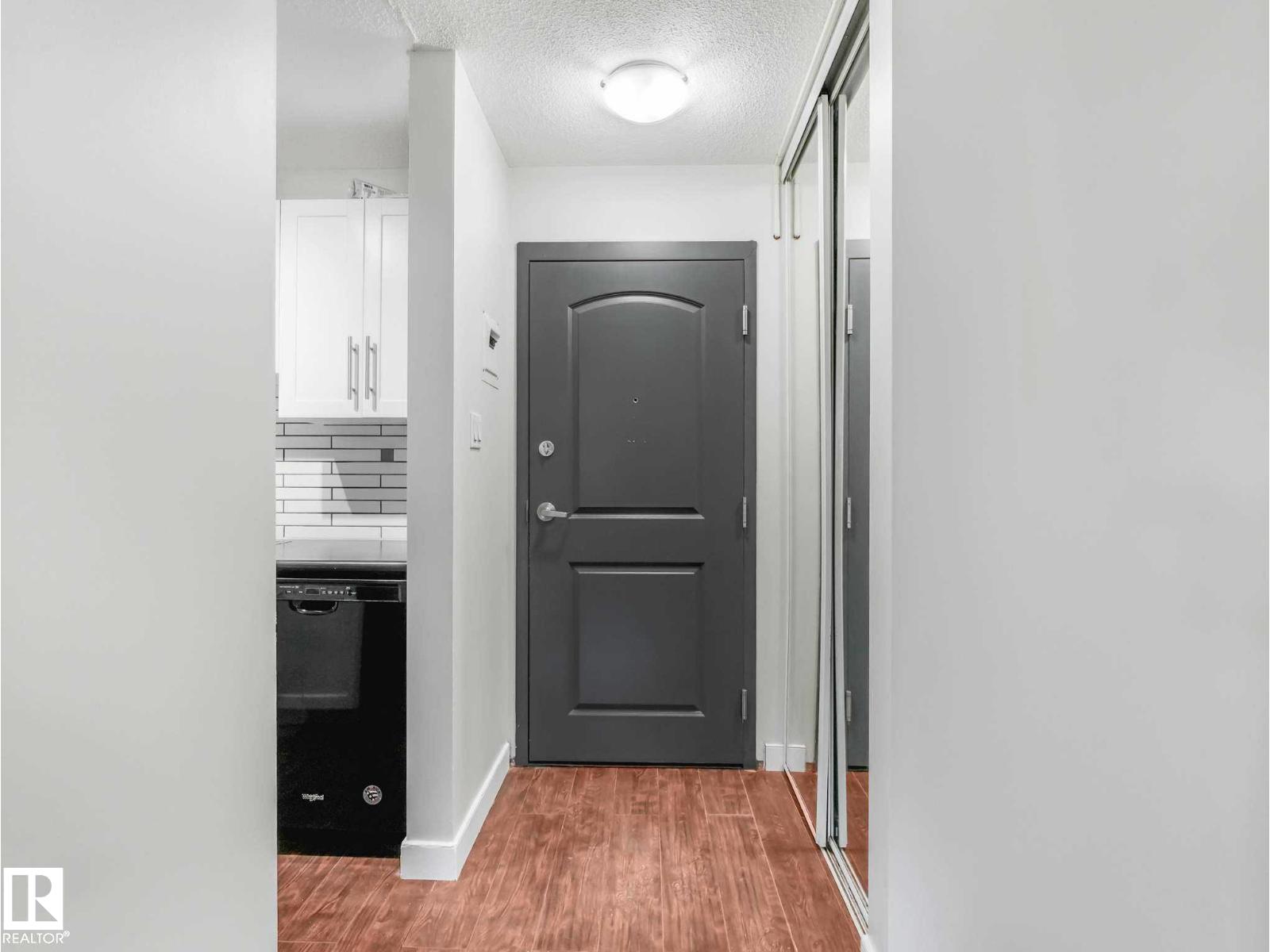 #106 10305 116 St NW photo 5 — MLS® E4495049