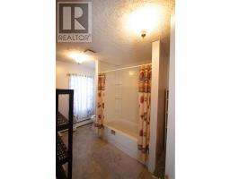 Bath (# pieces 1-6) - 41 St. Lawrence Street, Summerside, PE C1N3X1 Photo 8