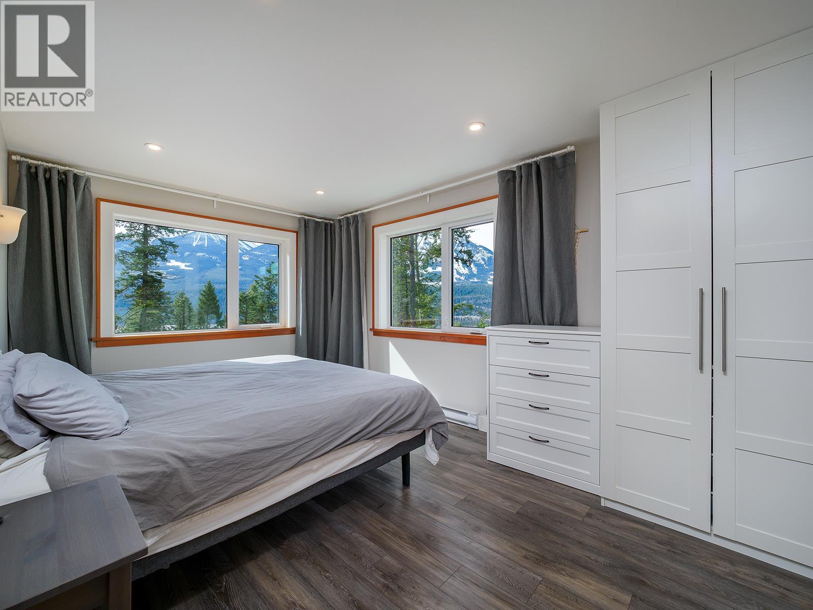 1360 Campbell Road - 19