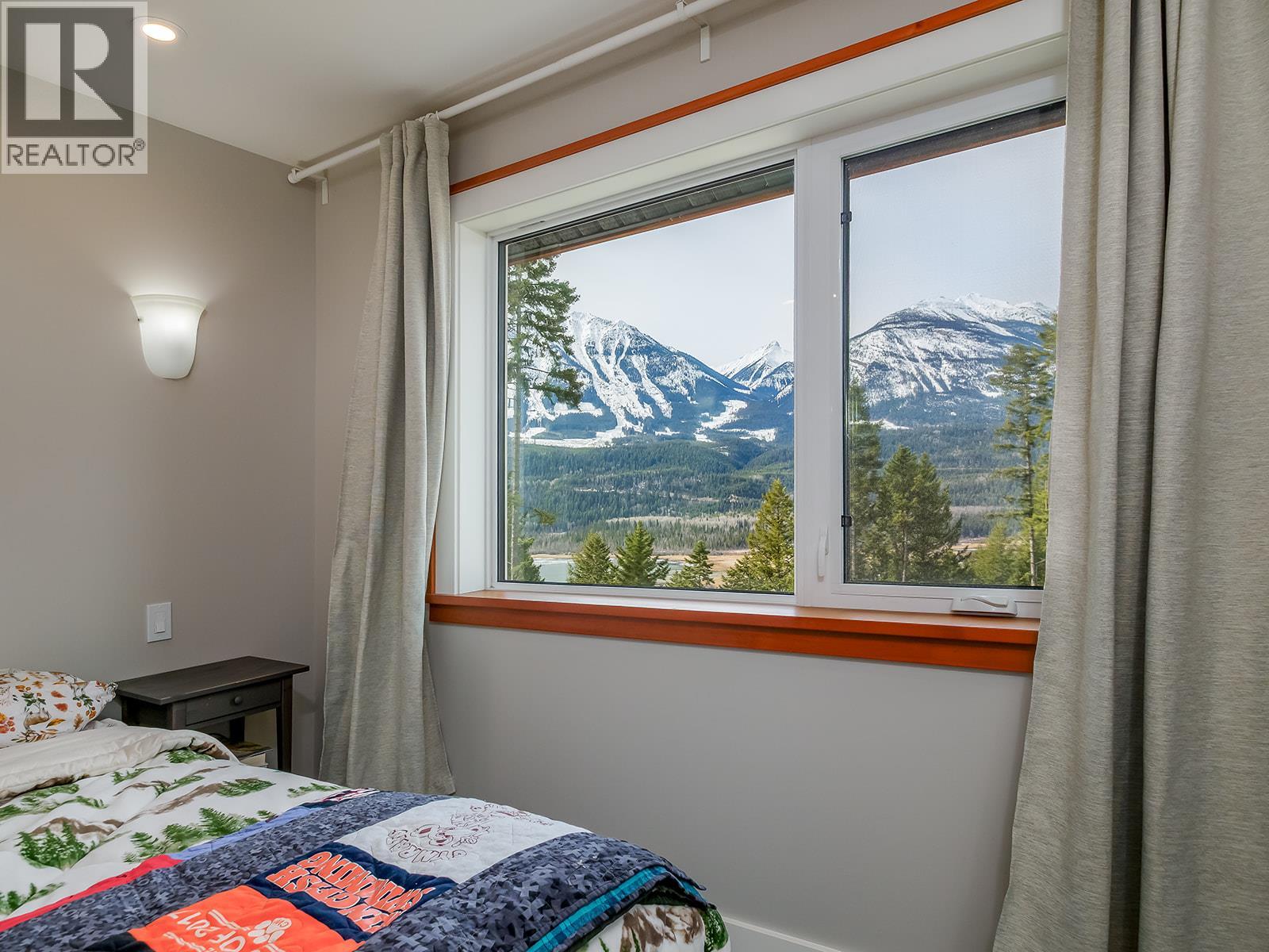 1360 Campbell Road - 18