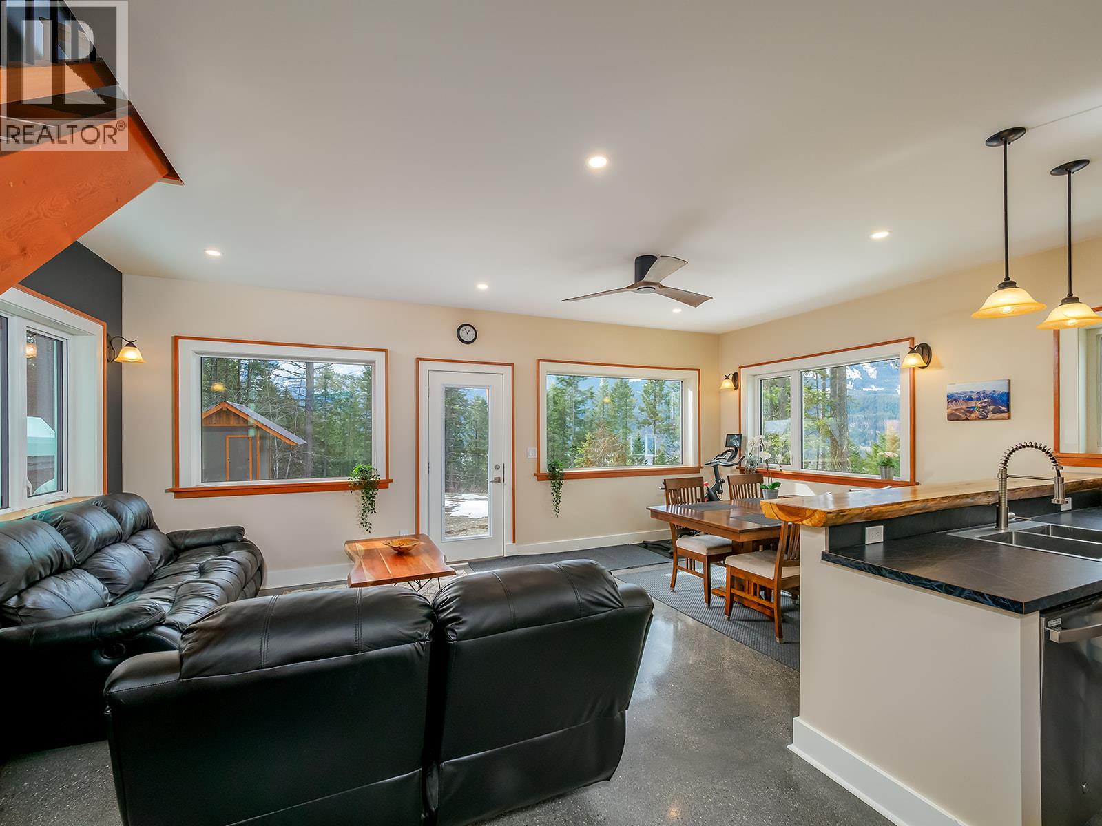 1360 Campbell Road - 9