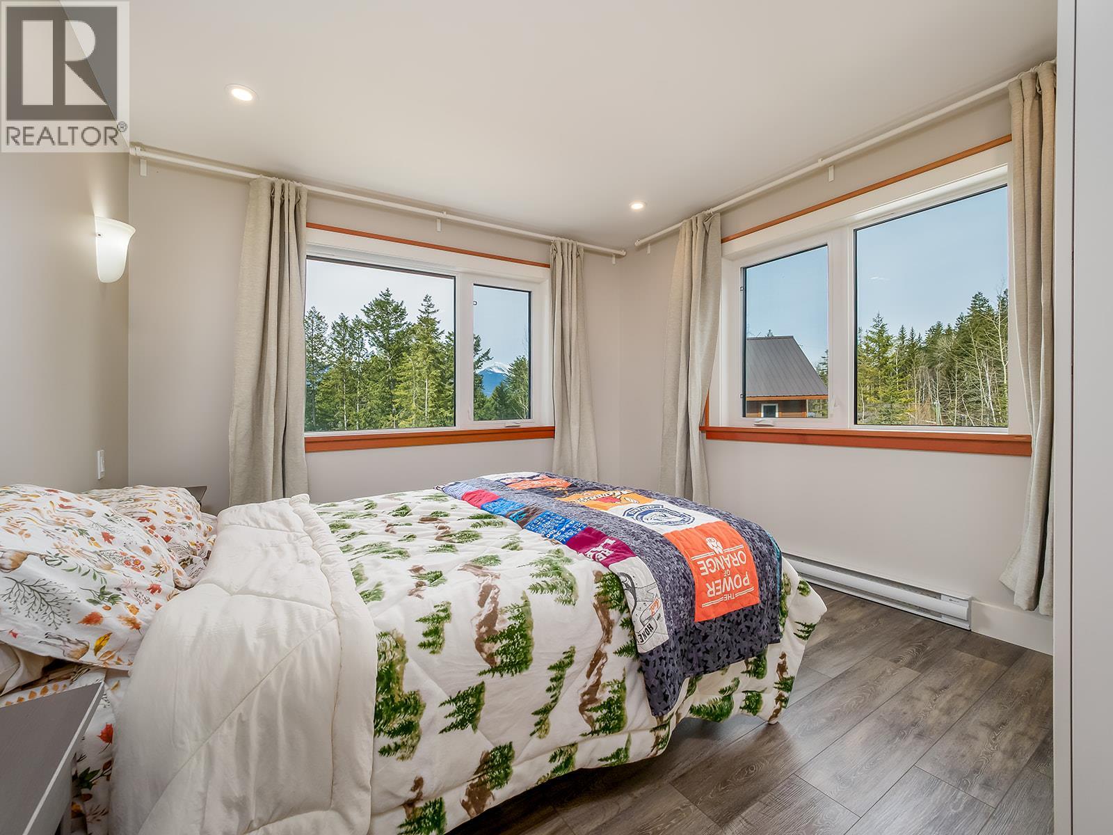 1360 Campbell Road - 16