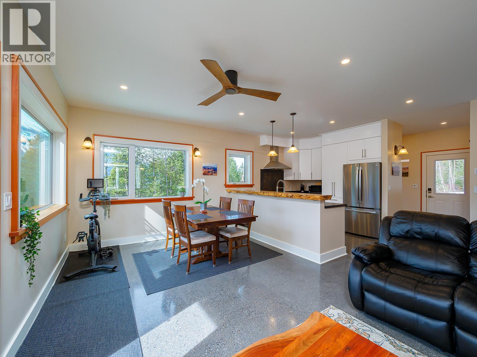 1360 Campbell Road - 7