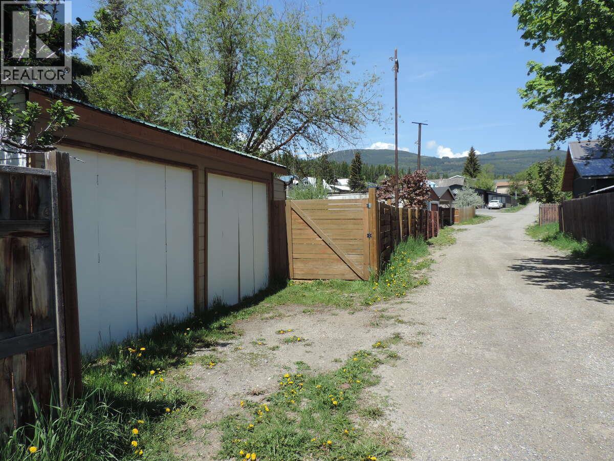 623 6TH Avenue - 24