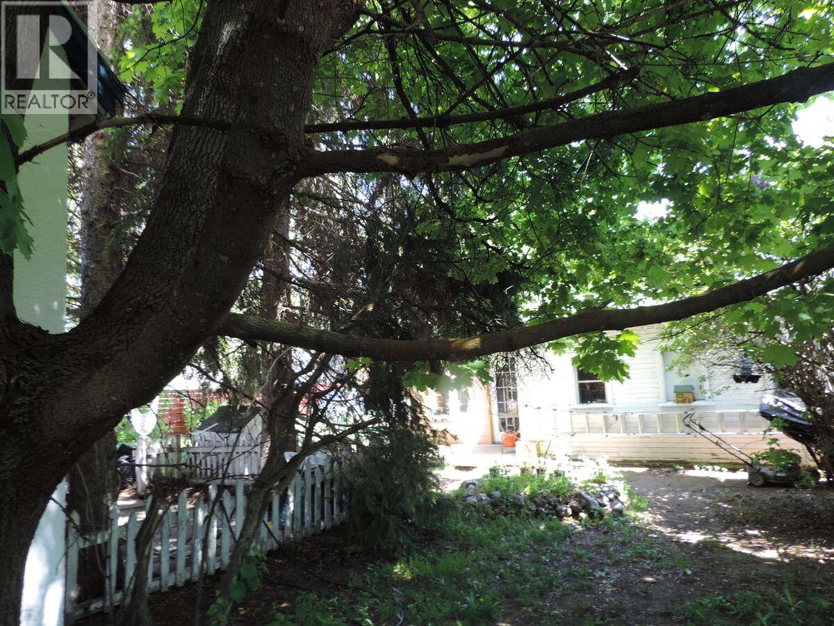 623 6TH Avenue - 33