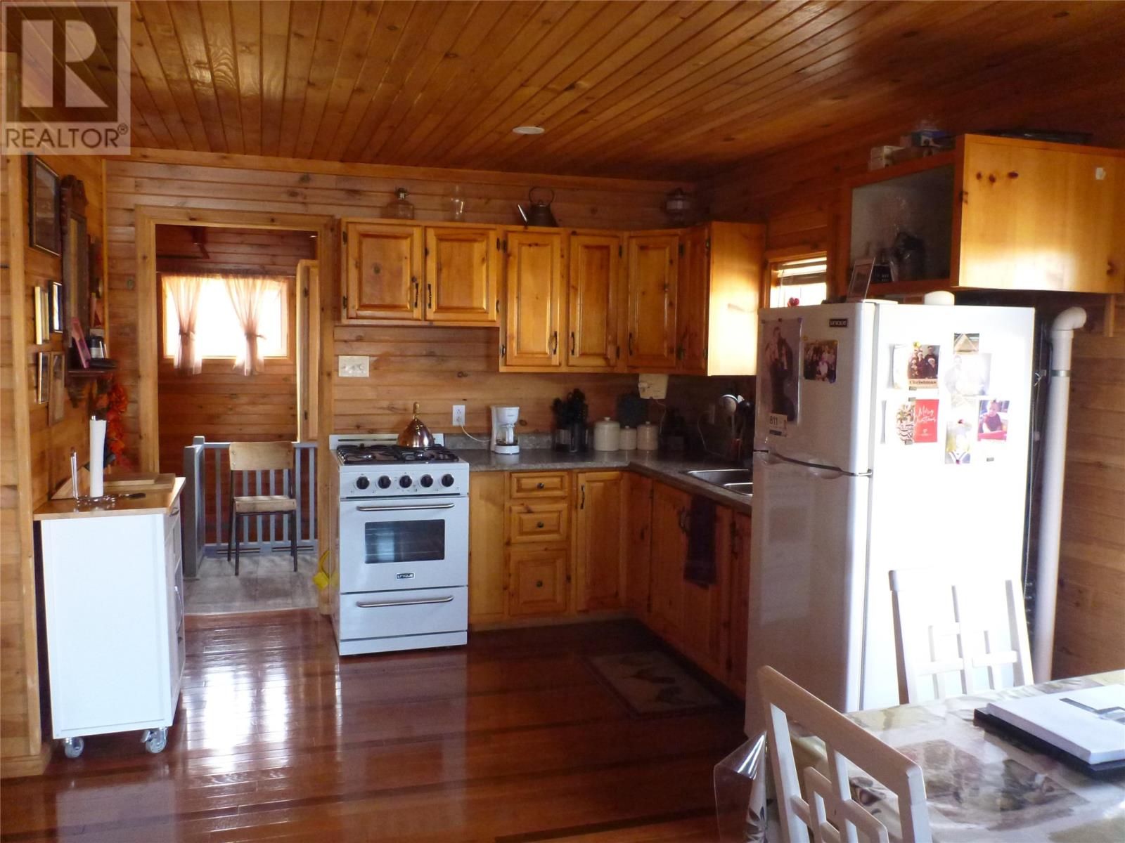 2 Georges Pond Road - 33