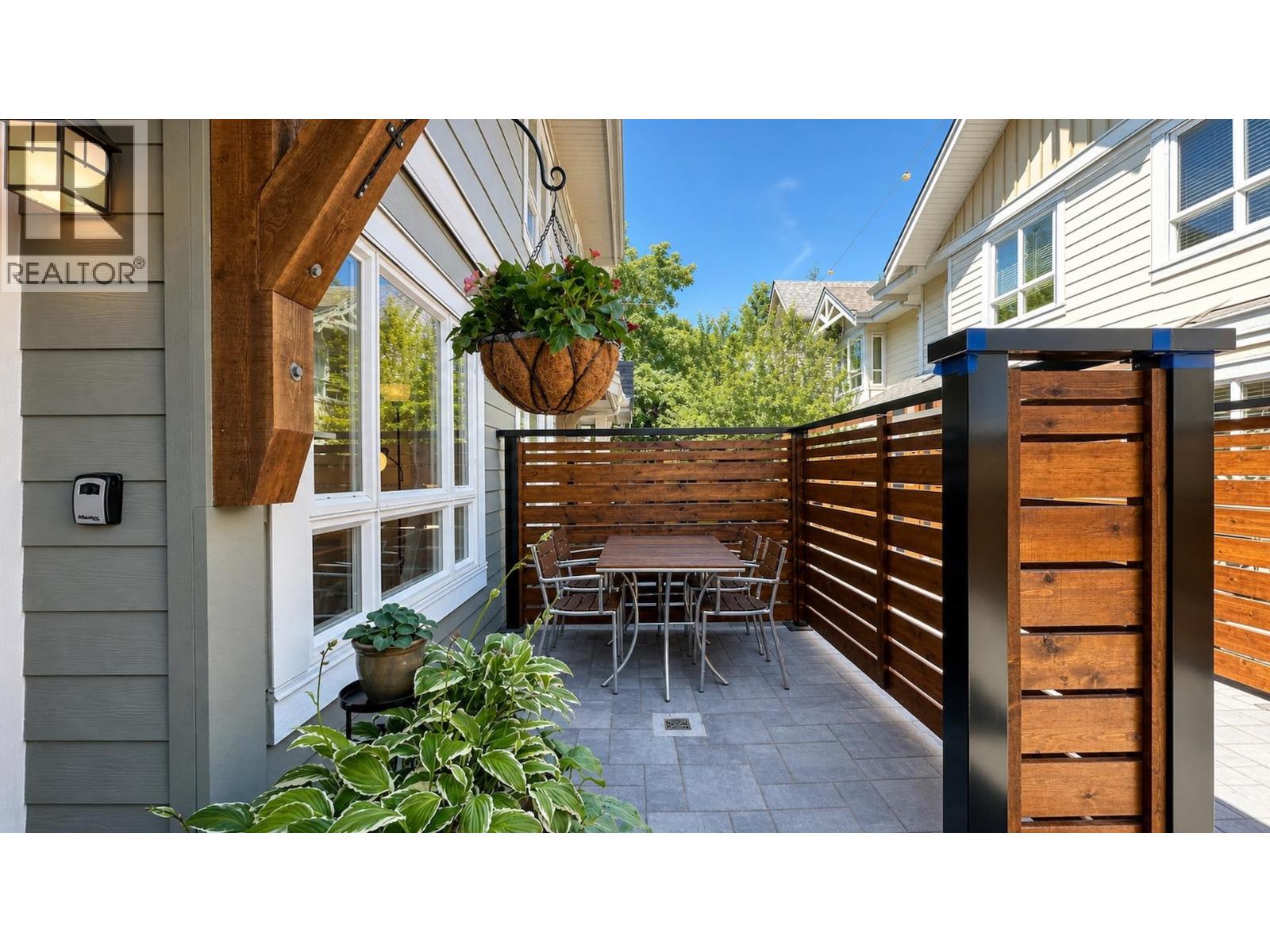 13 915 TOBRUCK AVENUE, North Vancouver