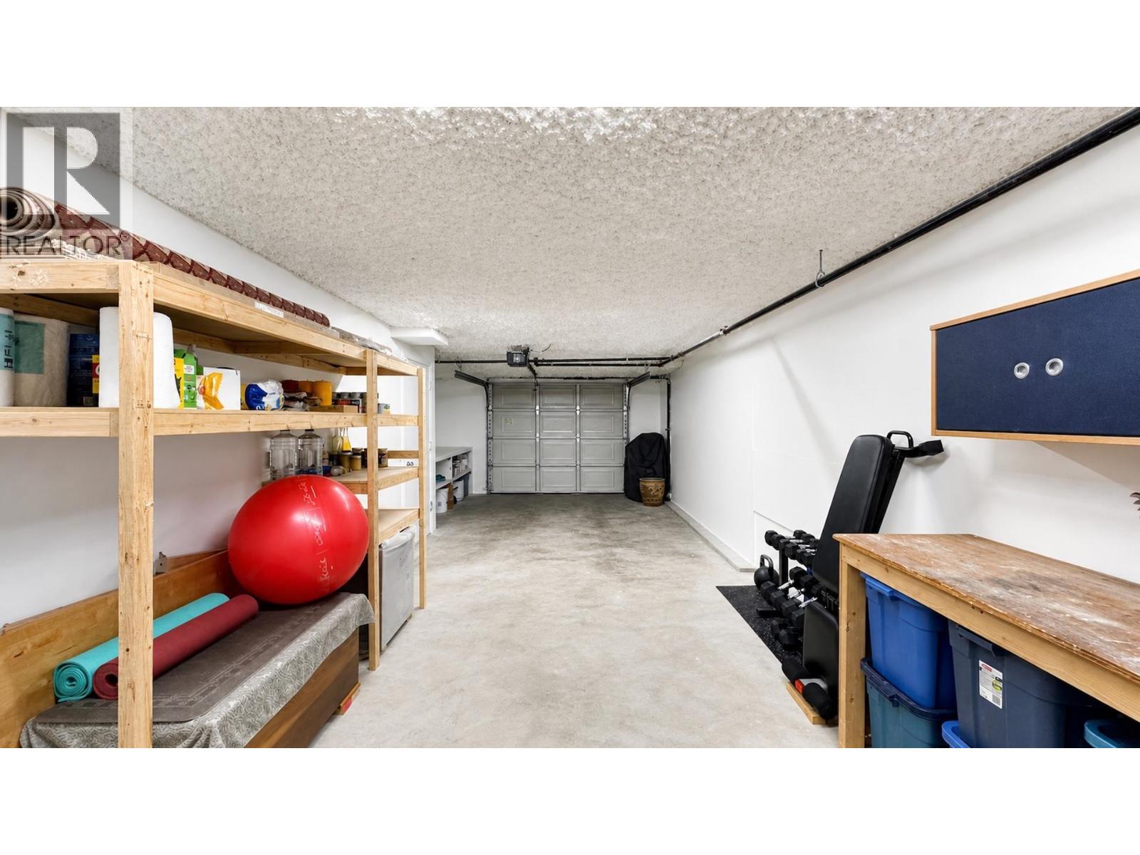 13 915 TOBRUCK AVENUE, North Vancouver