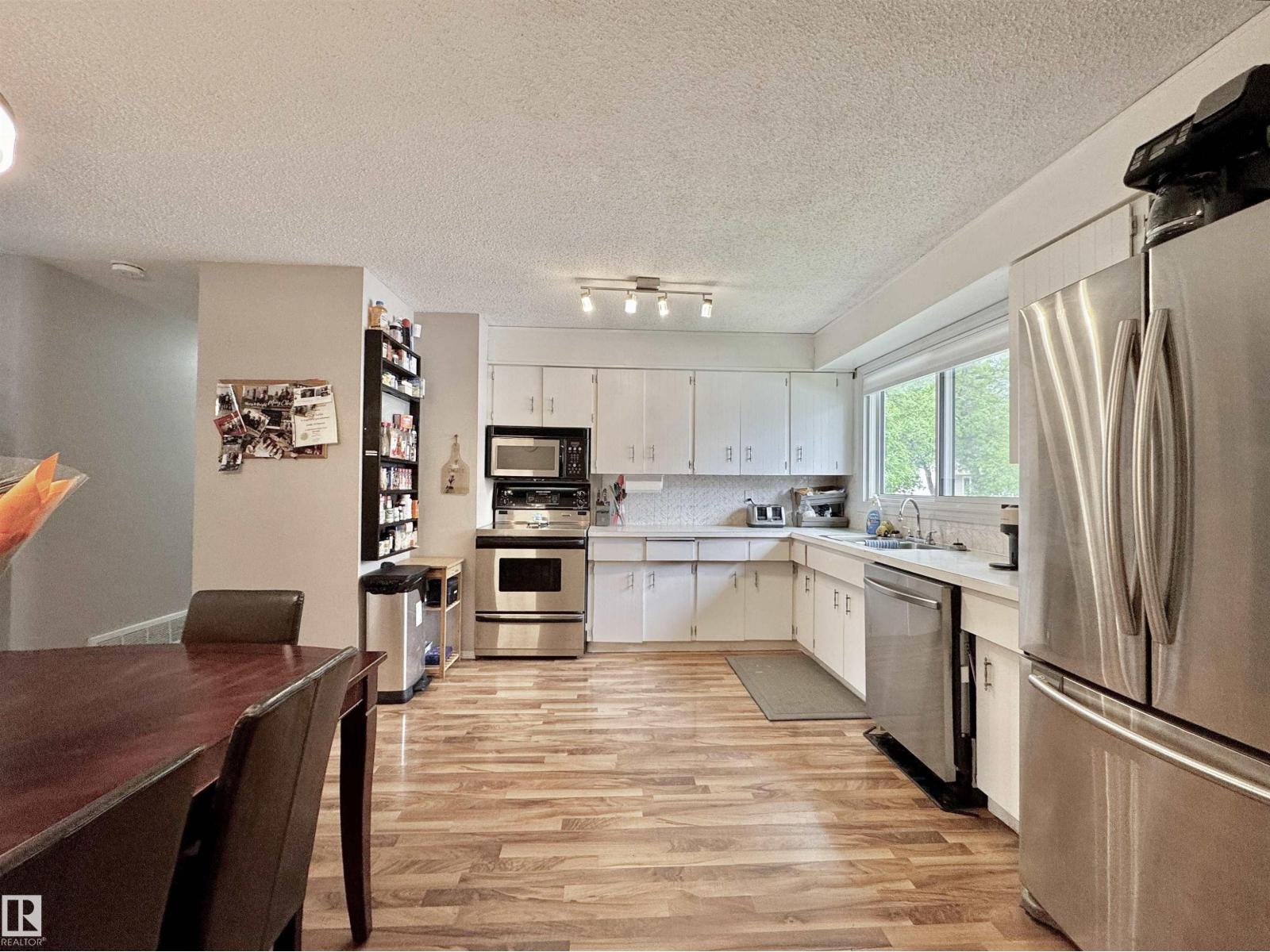 8504 92 AV — photo 13