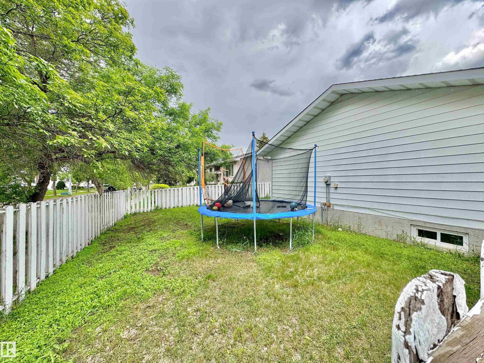 8504 92 AV — photo 43
