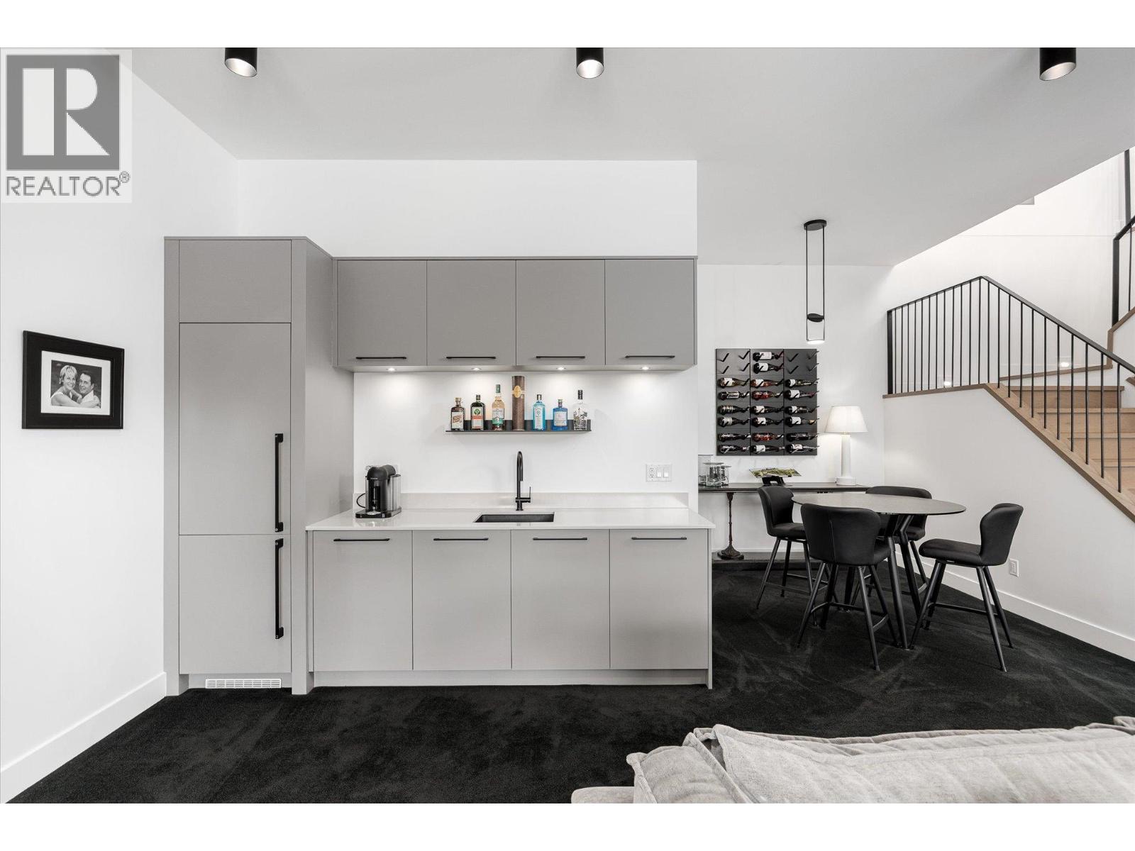  10038 Beacon Hill Drive, Lake Country