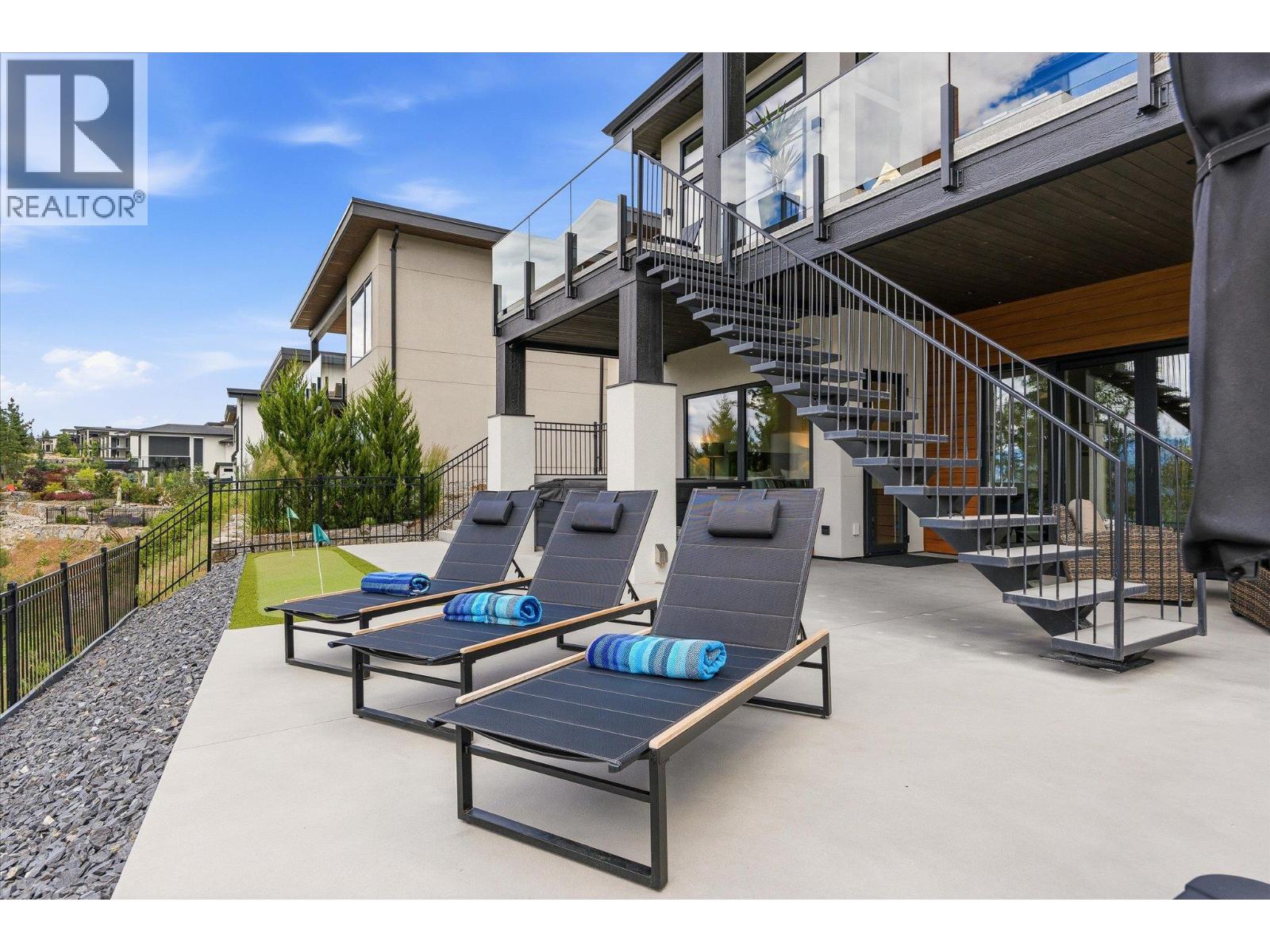  10038 Beacon Hill Drive, Lake Country