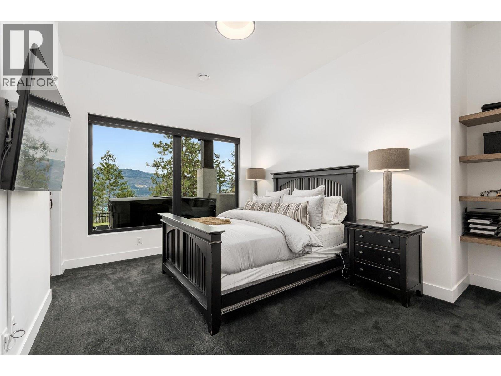  10038 Beacon Hill Drive, Lake Country