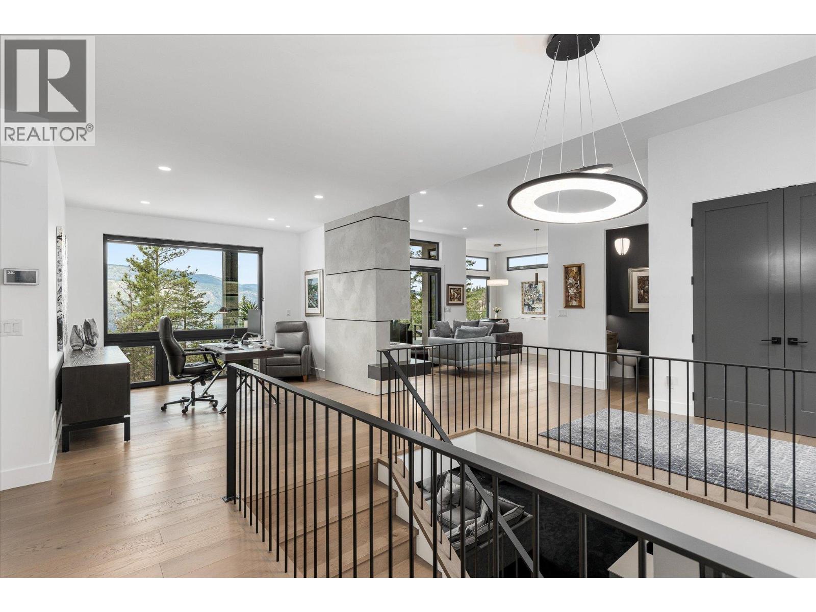  10038 Beacon Hill Drive, Lake Country