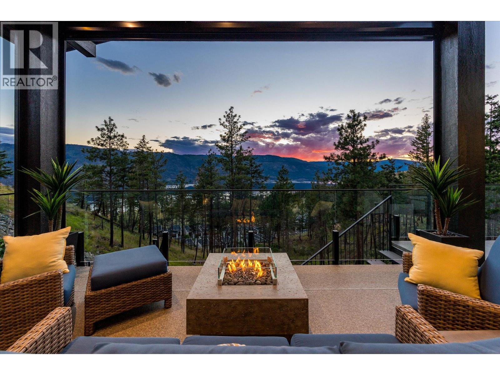  10038 Beacon Hill Drive, Lake Country