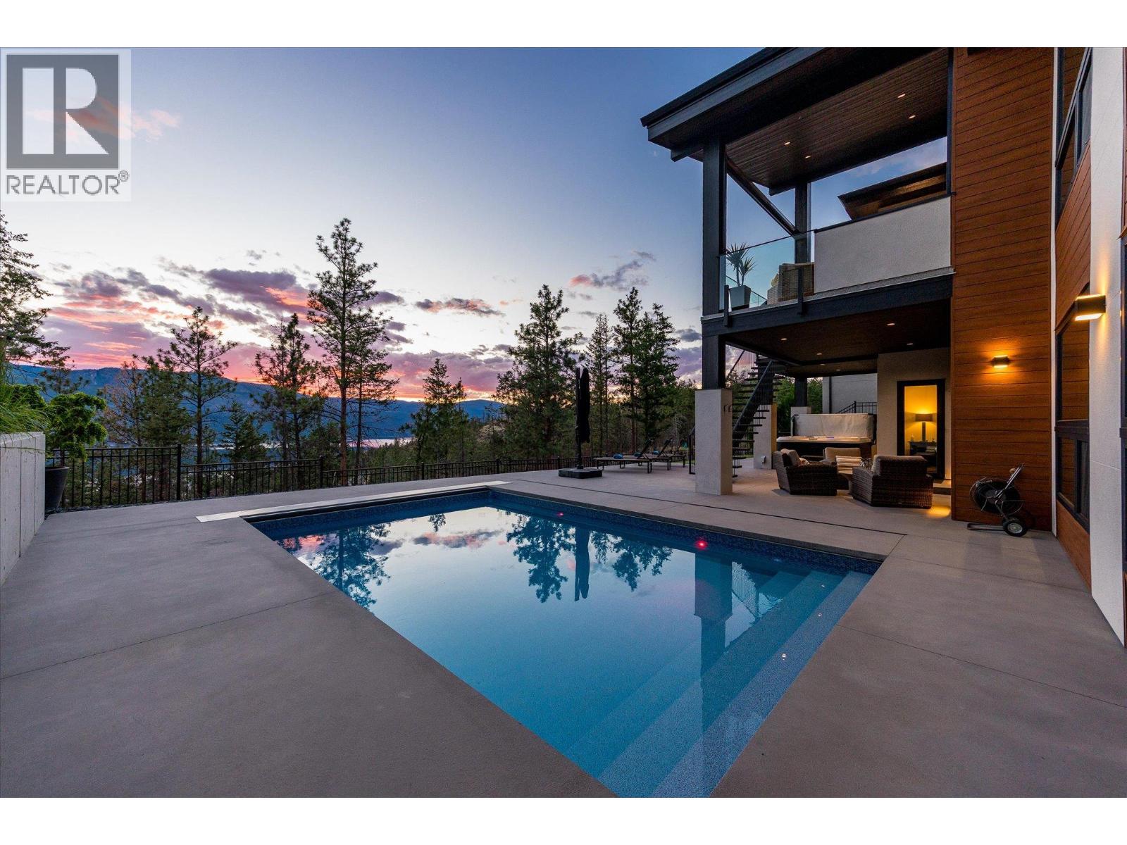  10038 Beacon Hill Drive, Lake Country