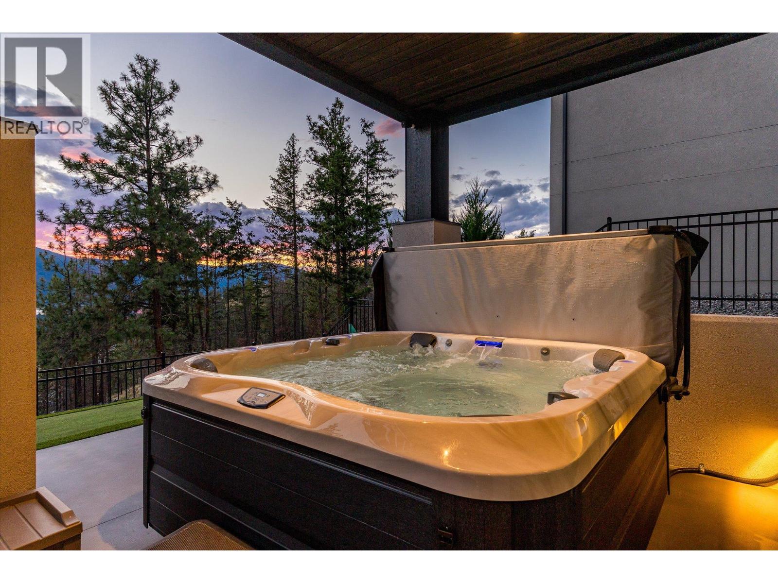  10038 Beacon Hill Drive, Lake Country