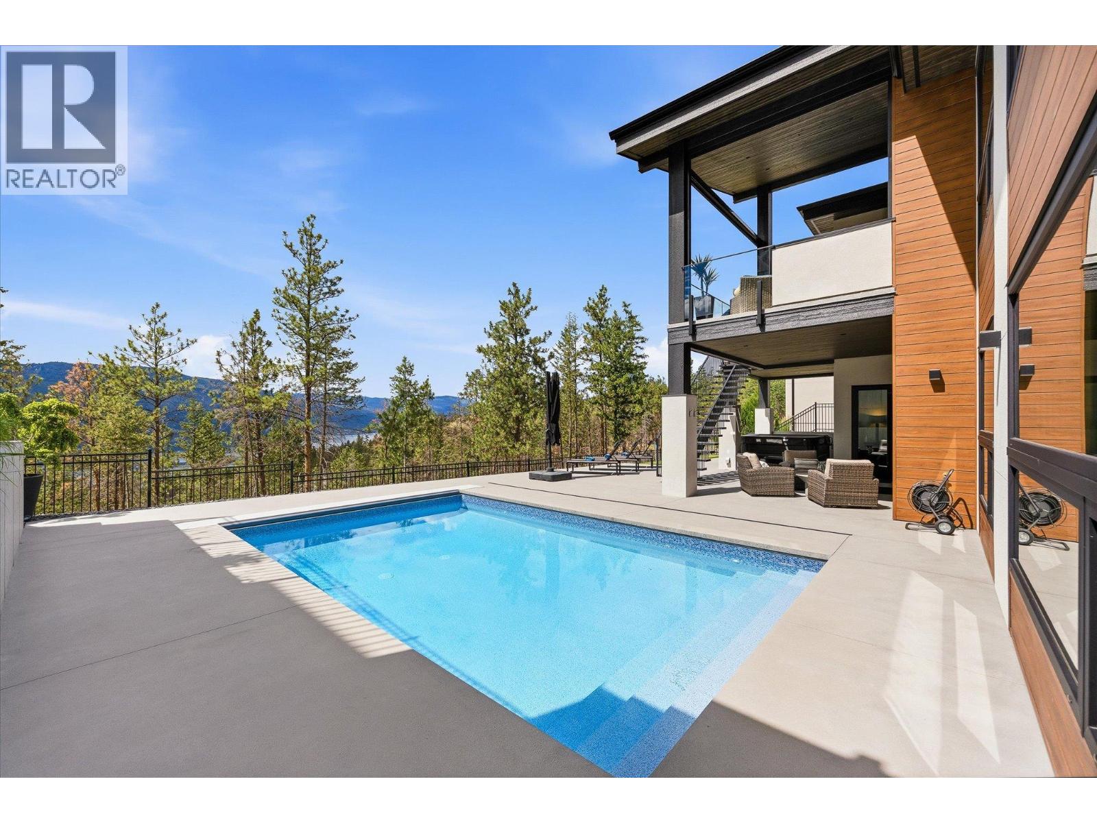  10038 Beacon Hill Drive, Lake Country