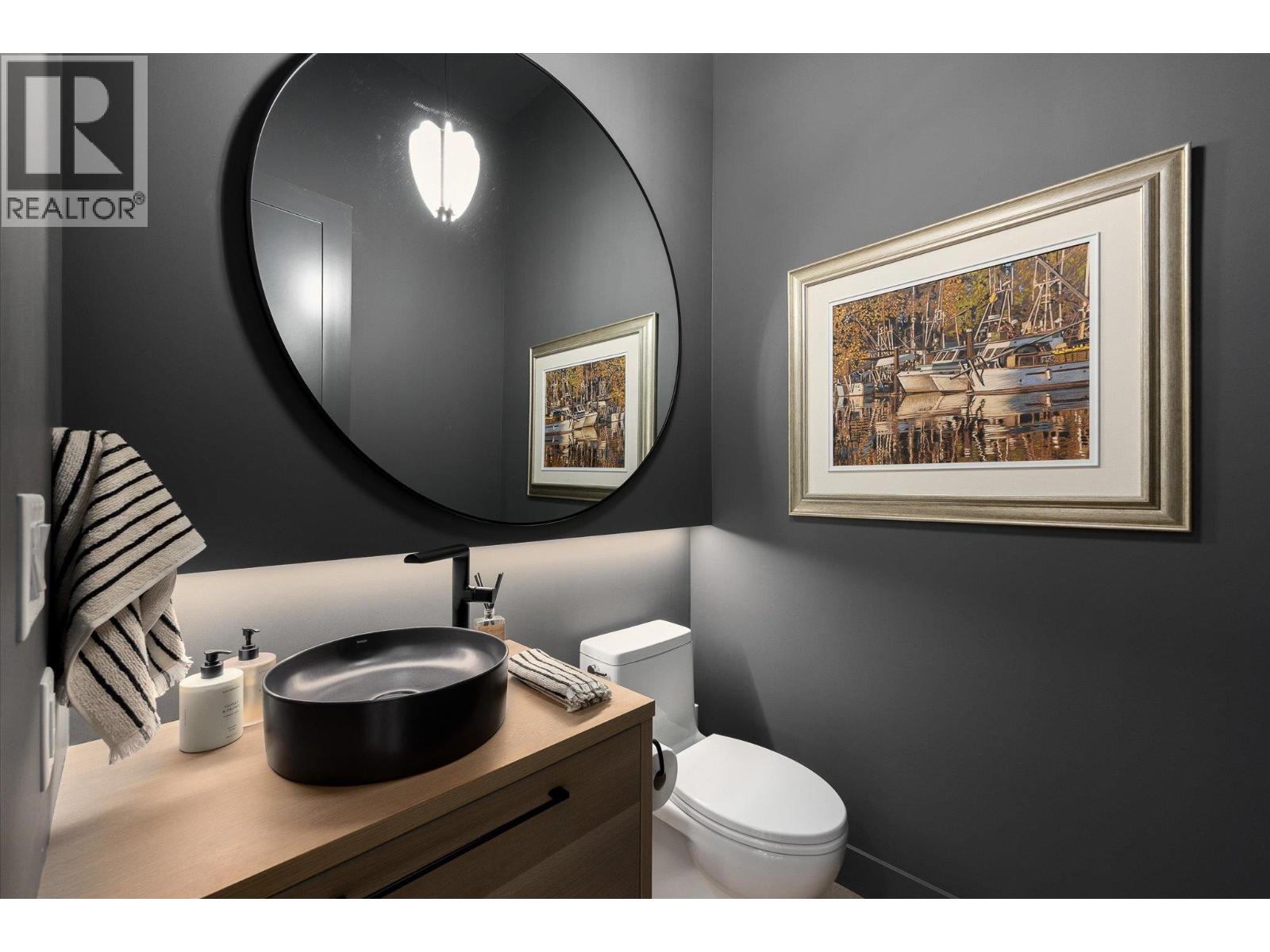  10038 Beacon Hill Drive, Lake Country