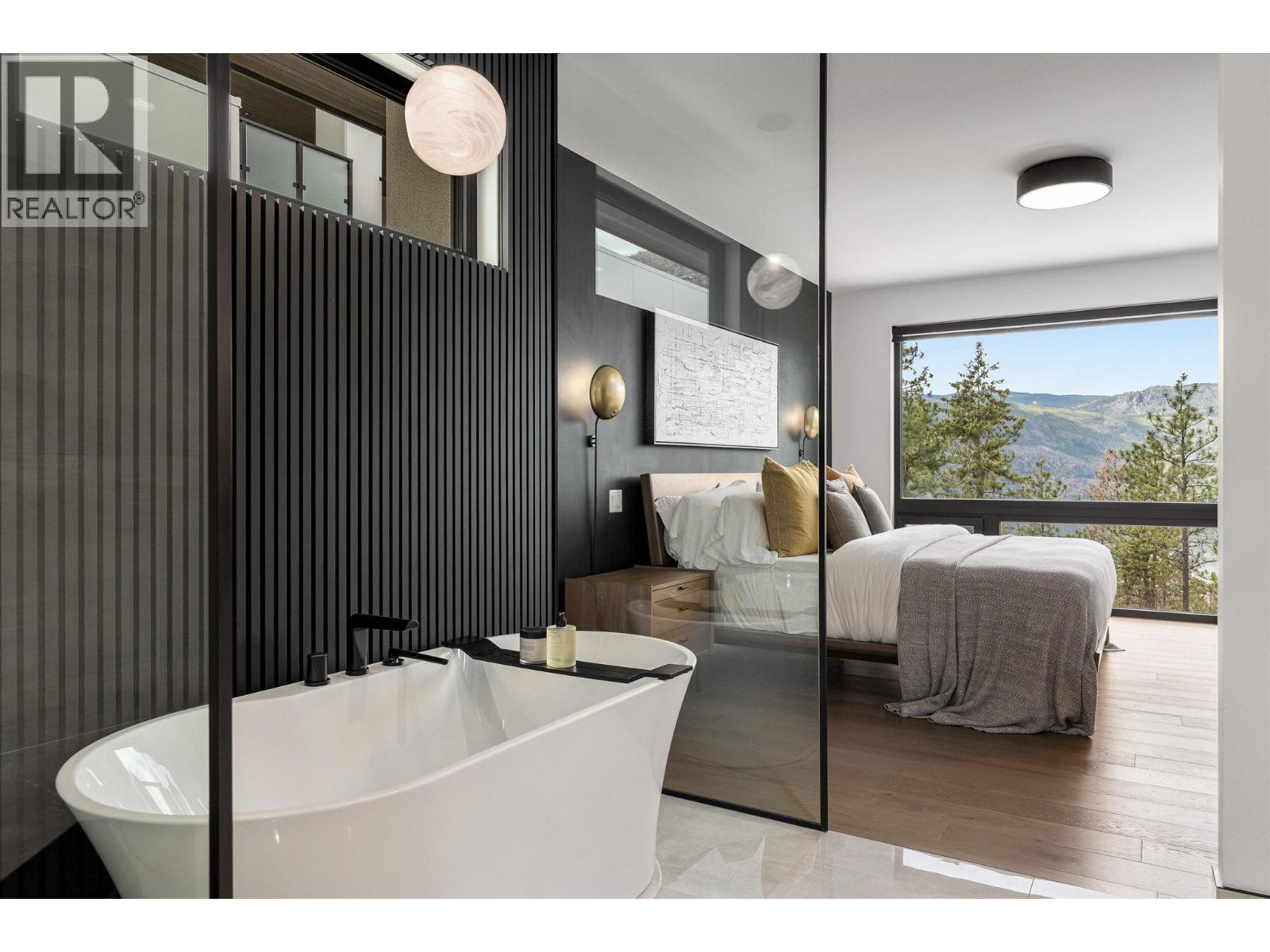  10038 Beacon Hill Drive, Lake Country