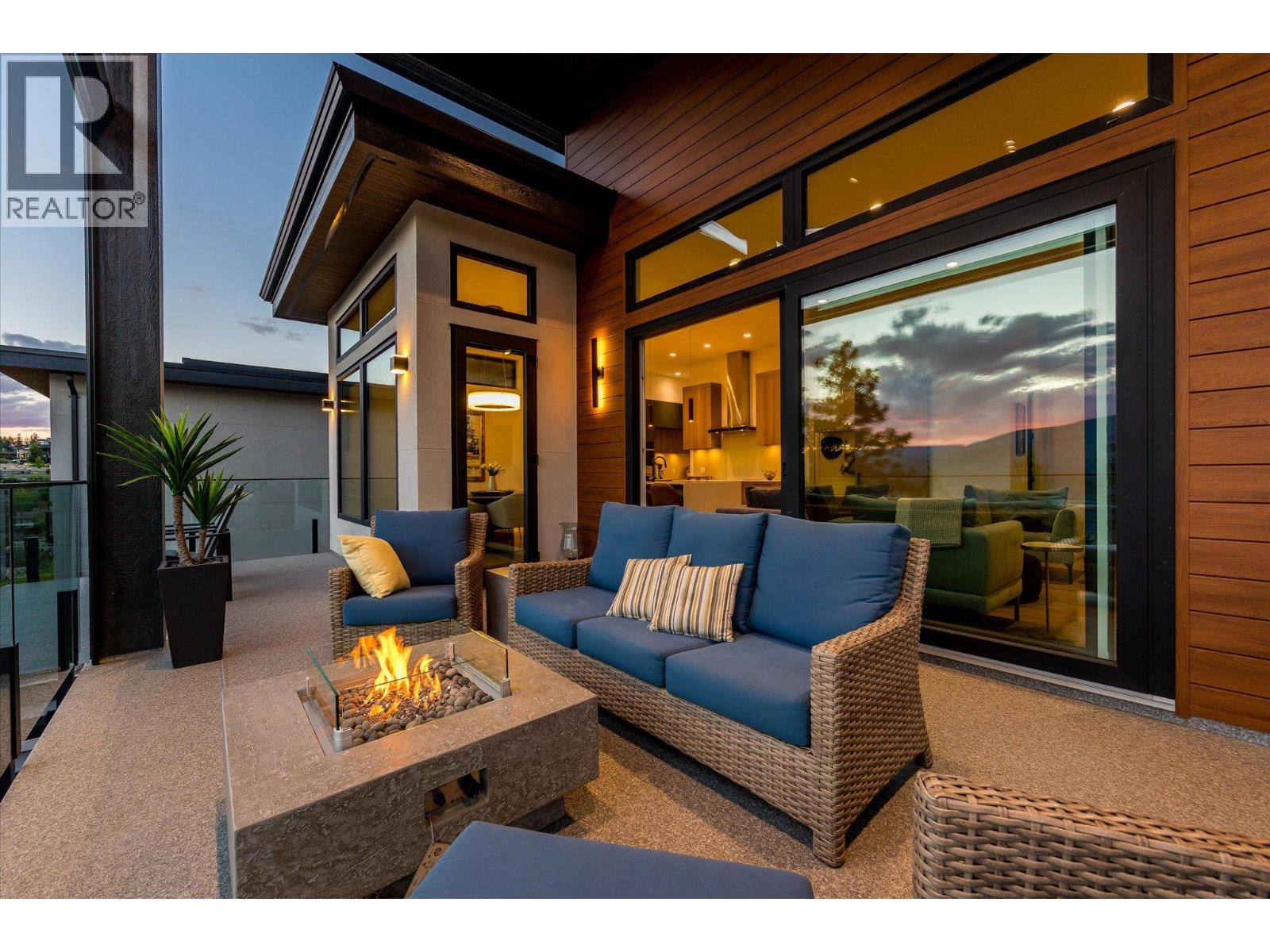  10038 Beacon Hill Drive, Lake Country