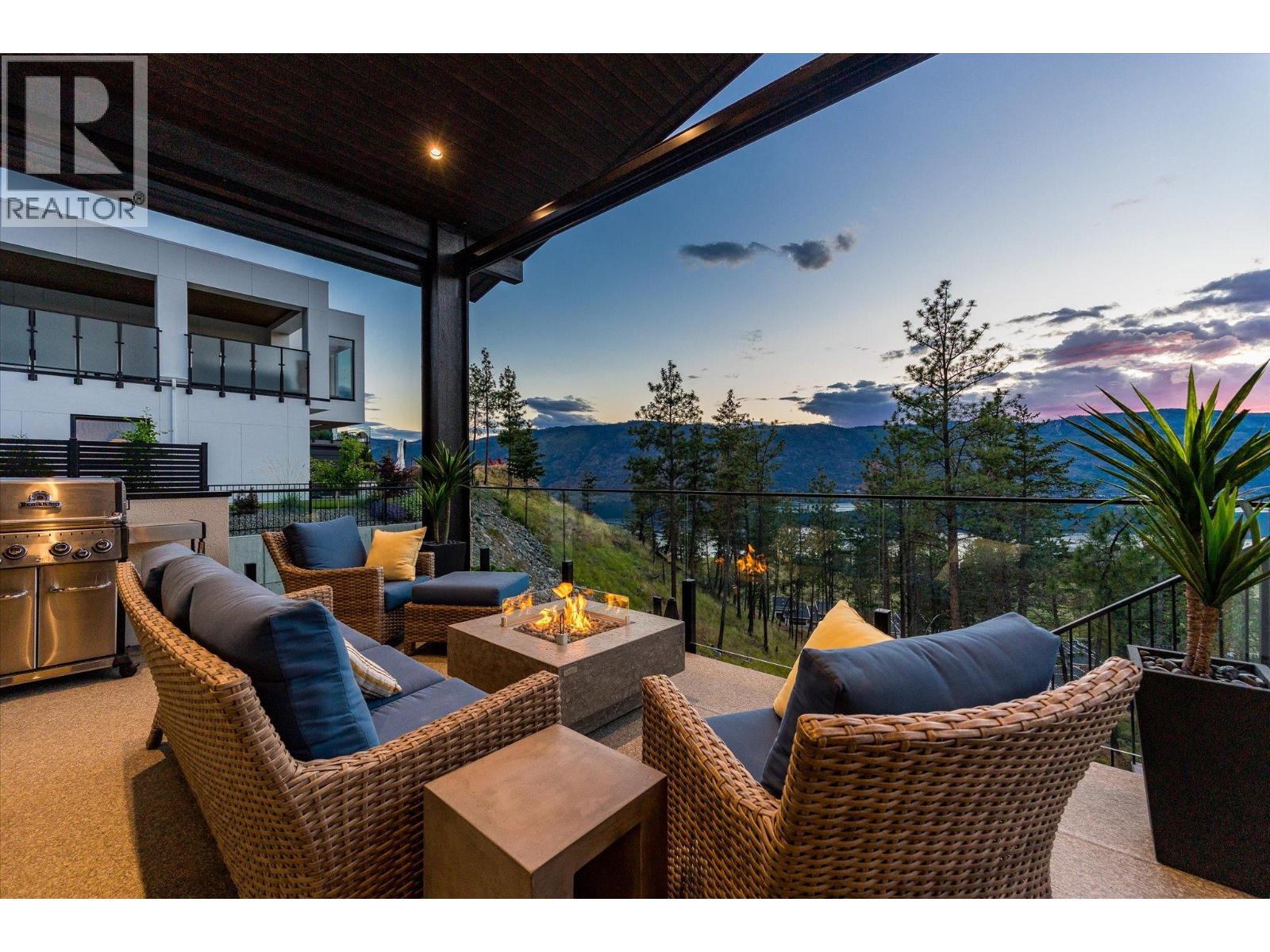  10038 Beacon Hill Drive, Lake Country