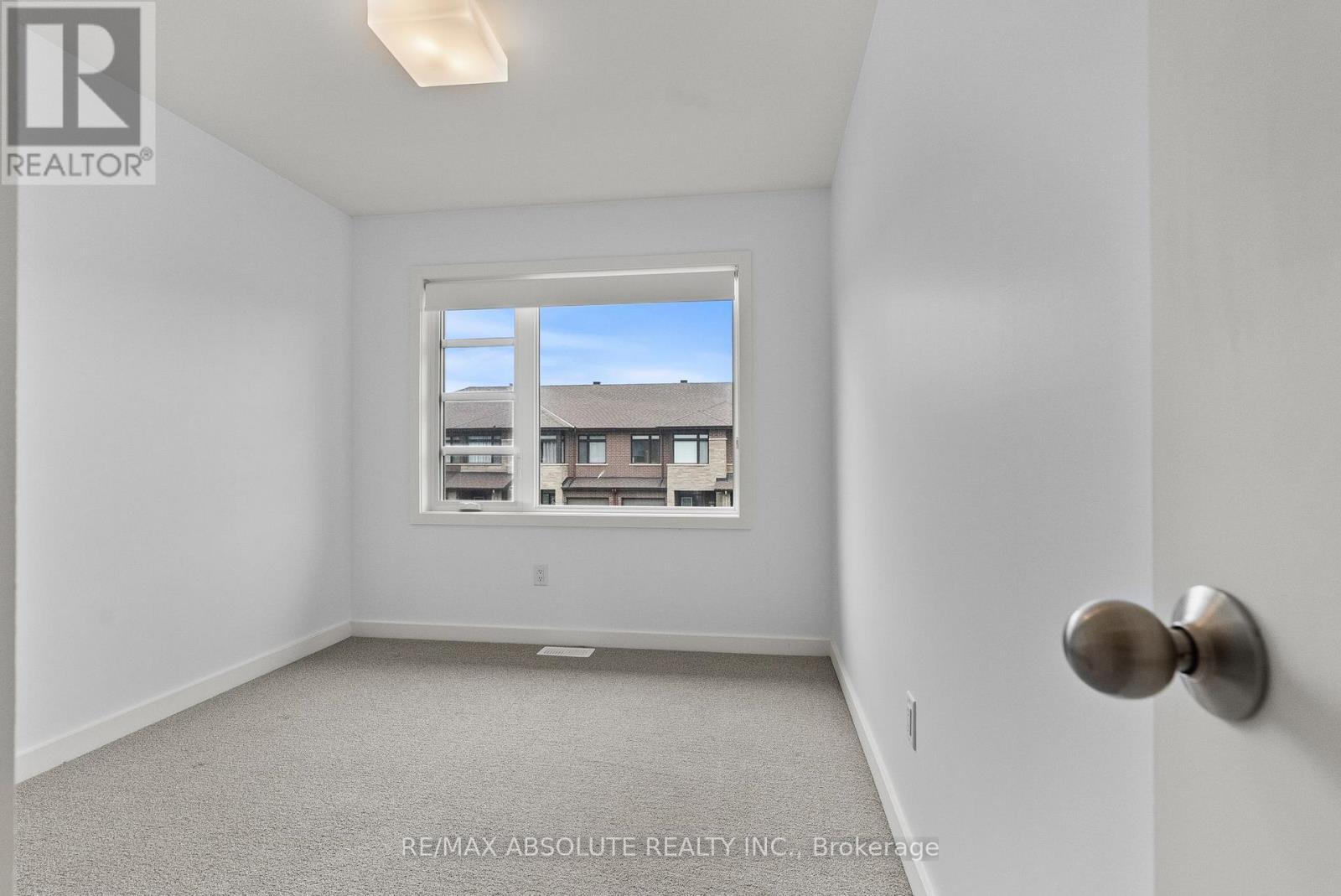 3 Bed, 3 Bath House for Rent in Ottawa – 867 CHIPPING CIRCLE, Ottawa – MLS# X13474530 - Image 10