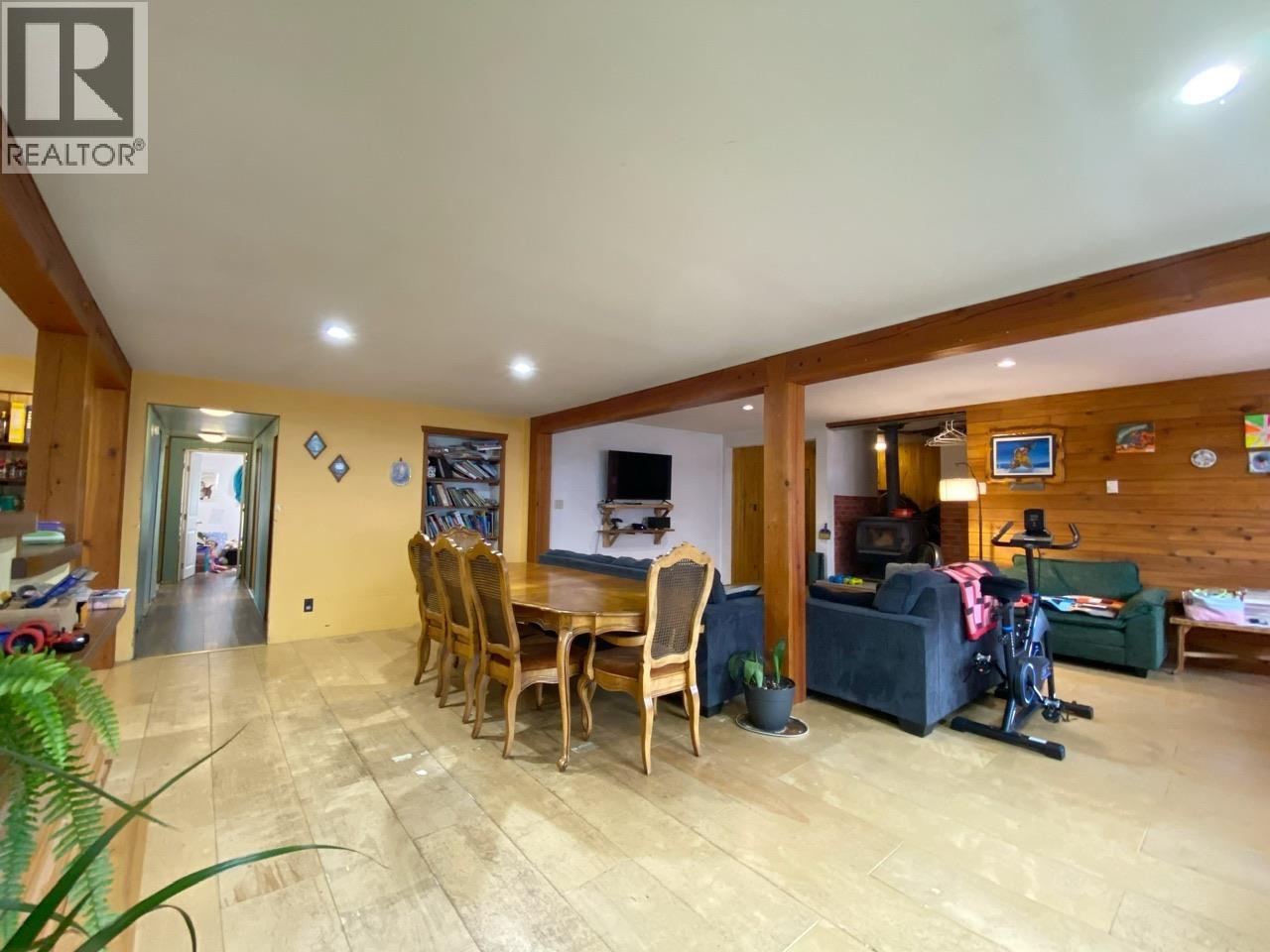4225 12TH AVENUE - 7