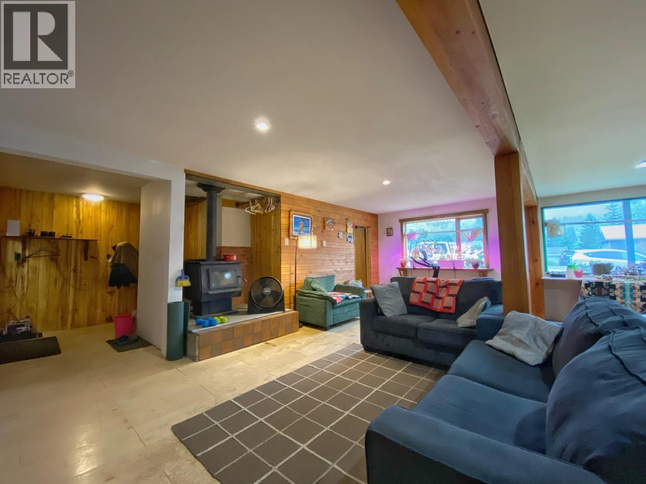 4225 12TH AVENUE - 8