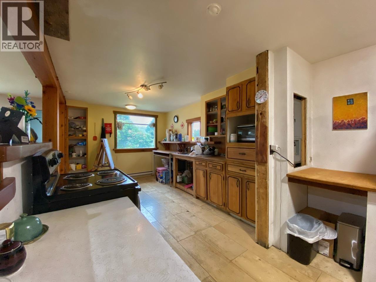 4225 12TH AVENUE - 9