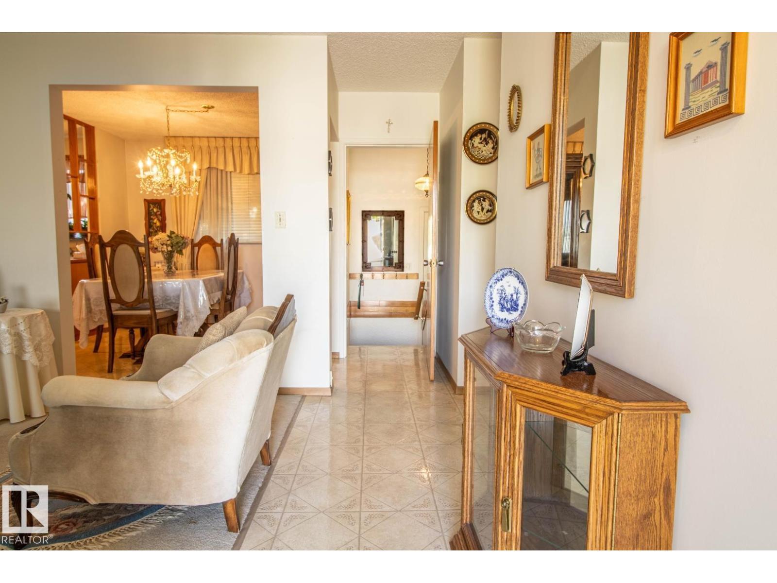 14107 58 ST NW - 5