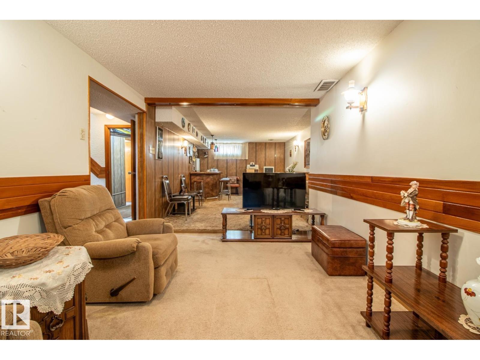 14107 58 ST NW - 22