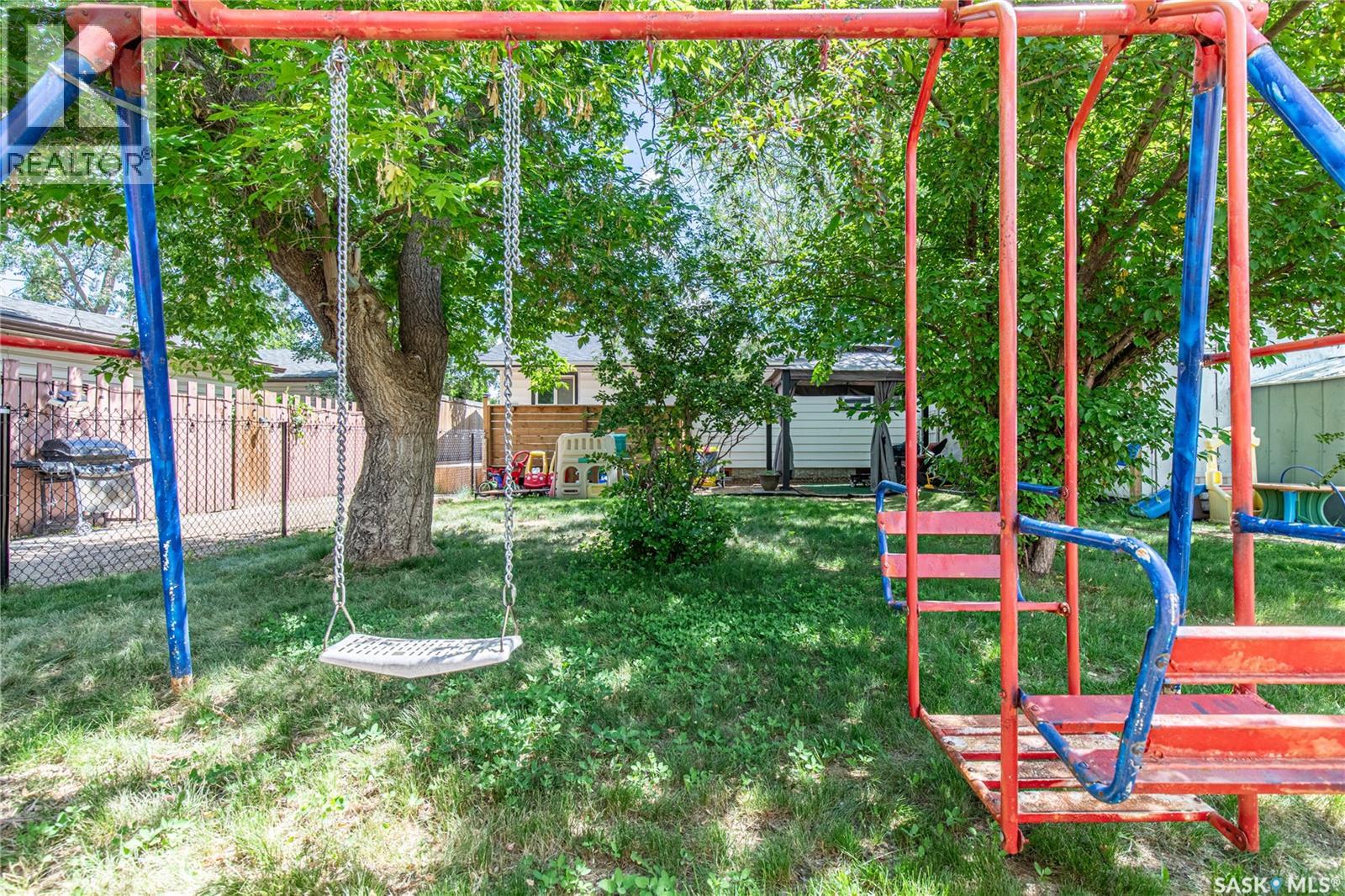 1387 Manitou CRESCENT — photo 56