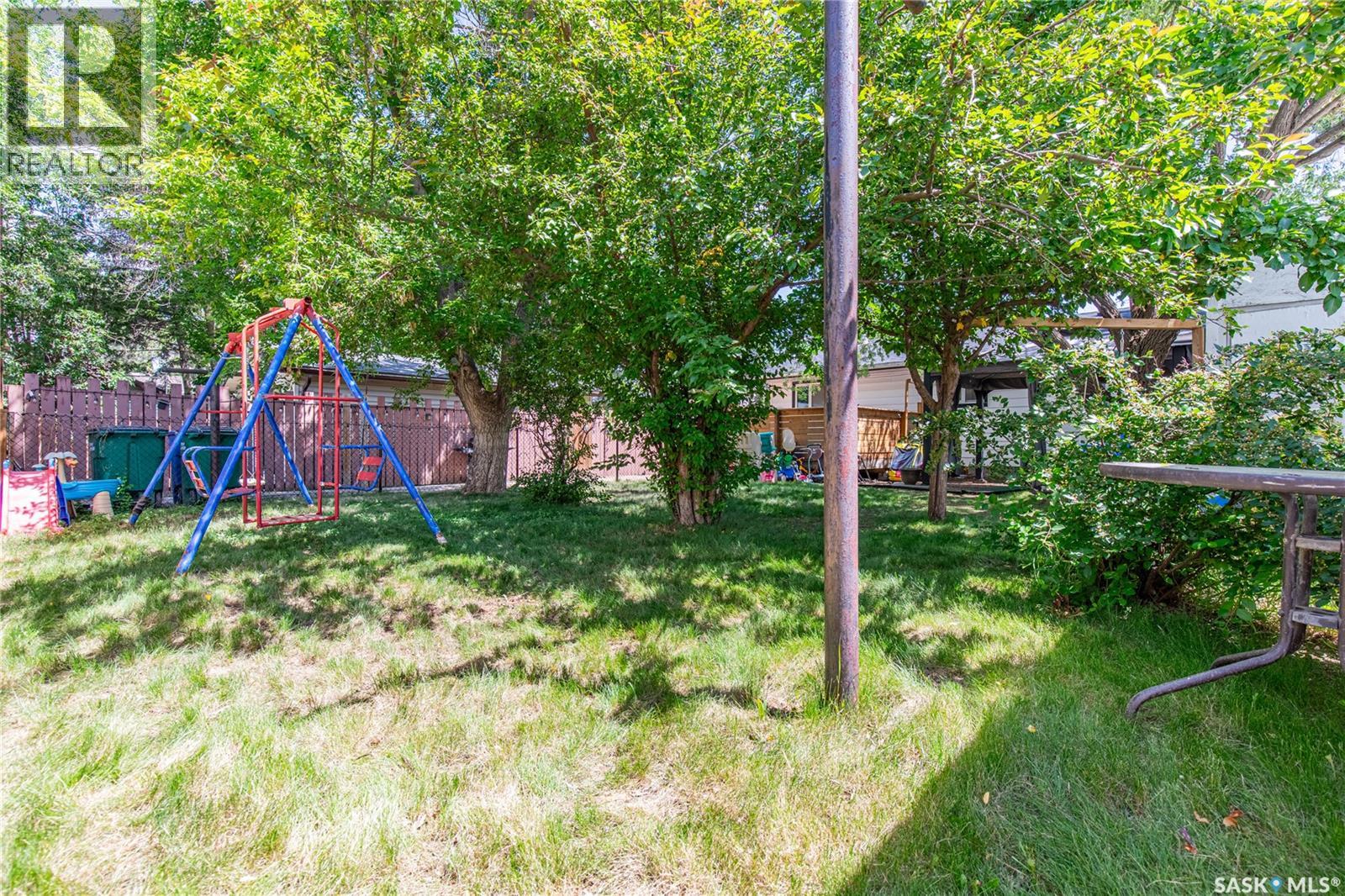 1387 Manitou CRESCENT — photo 57