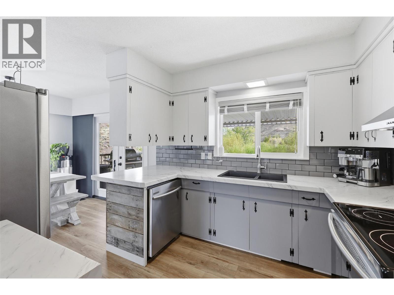 1272 Nugget Road, Cache Creek
